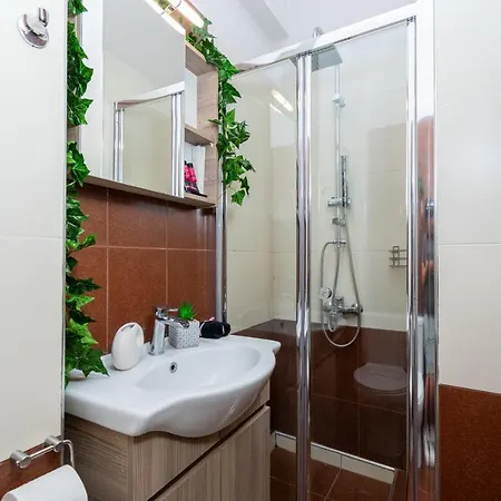 Koper House - Cozy & Tropical Oasis Steps From The Center Apartment Neos Marmaras Exterior photo