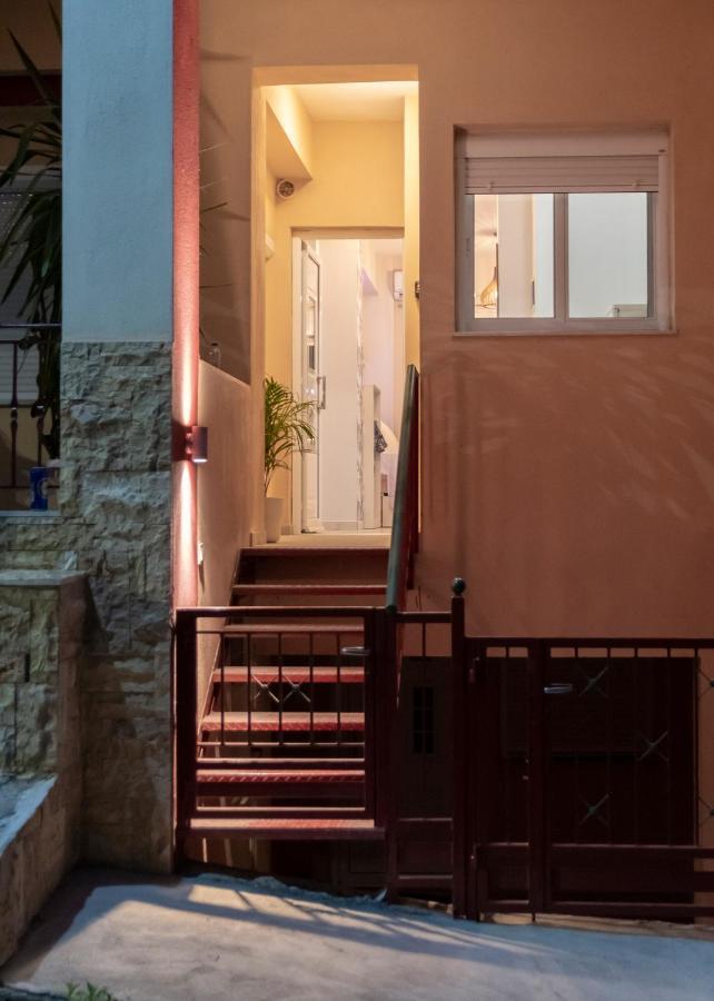 Koper House - Cozy & Tropical Oasis Steps From The Center Neos Marmaras